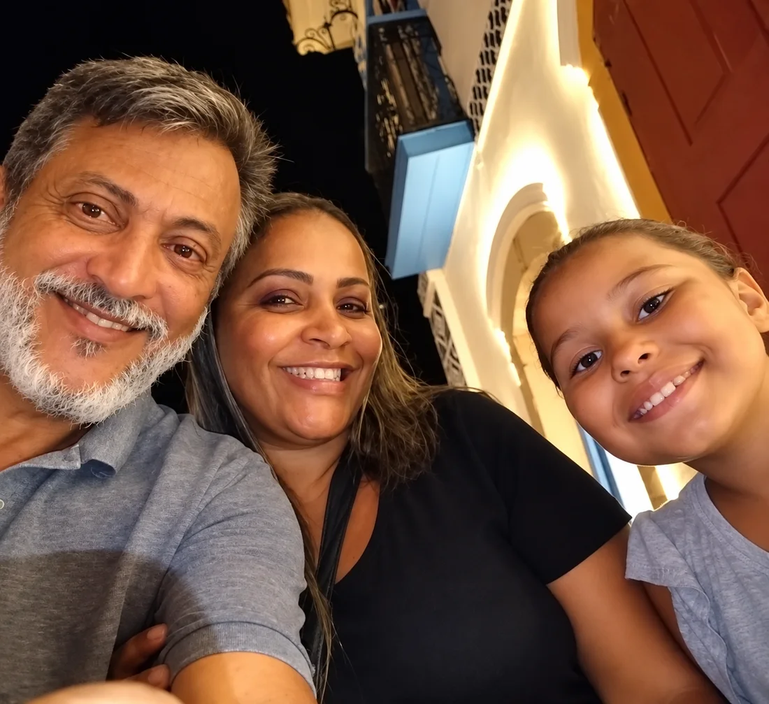 Valter de Paula com a esposa e a filha